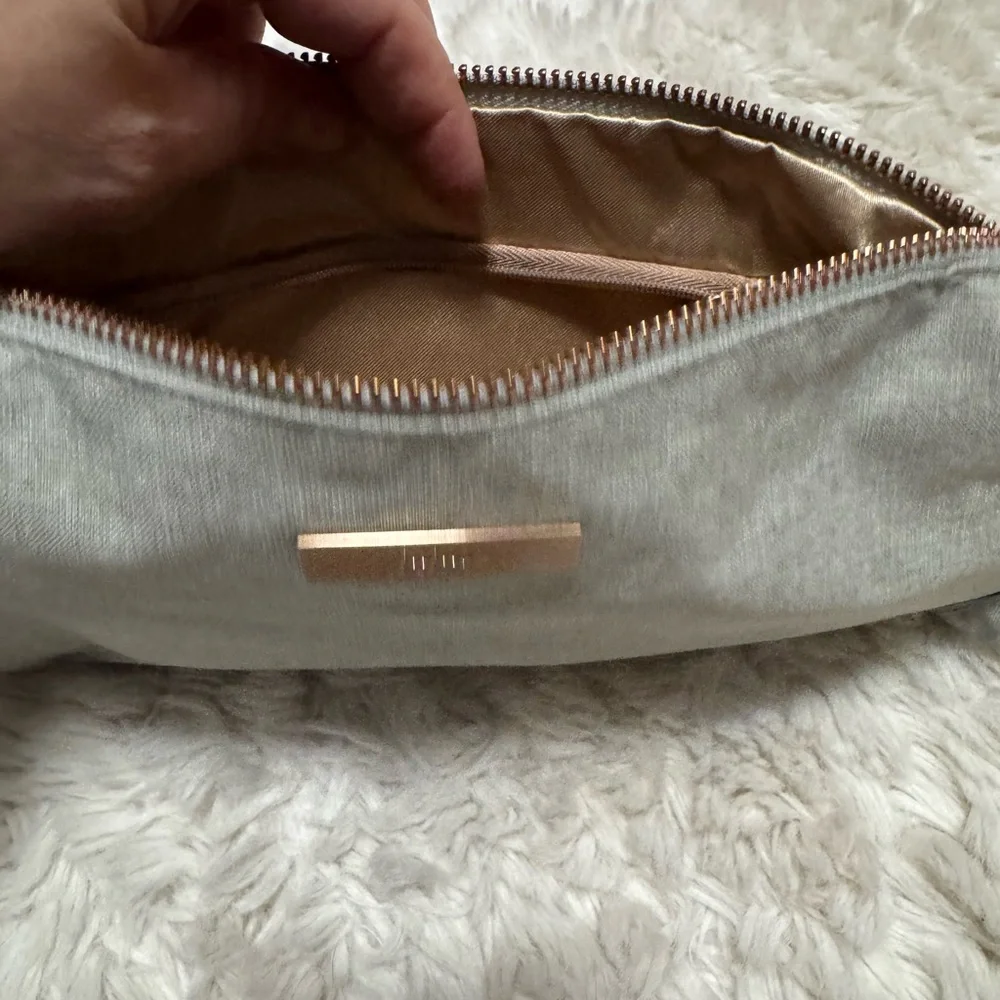 Ju-Ju-Be Light Gray Crossbody Bag - Picture 9 of 10